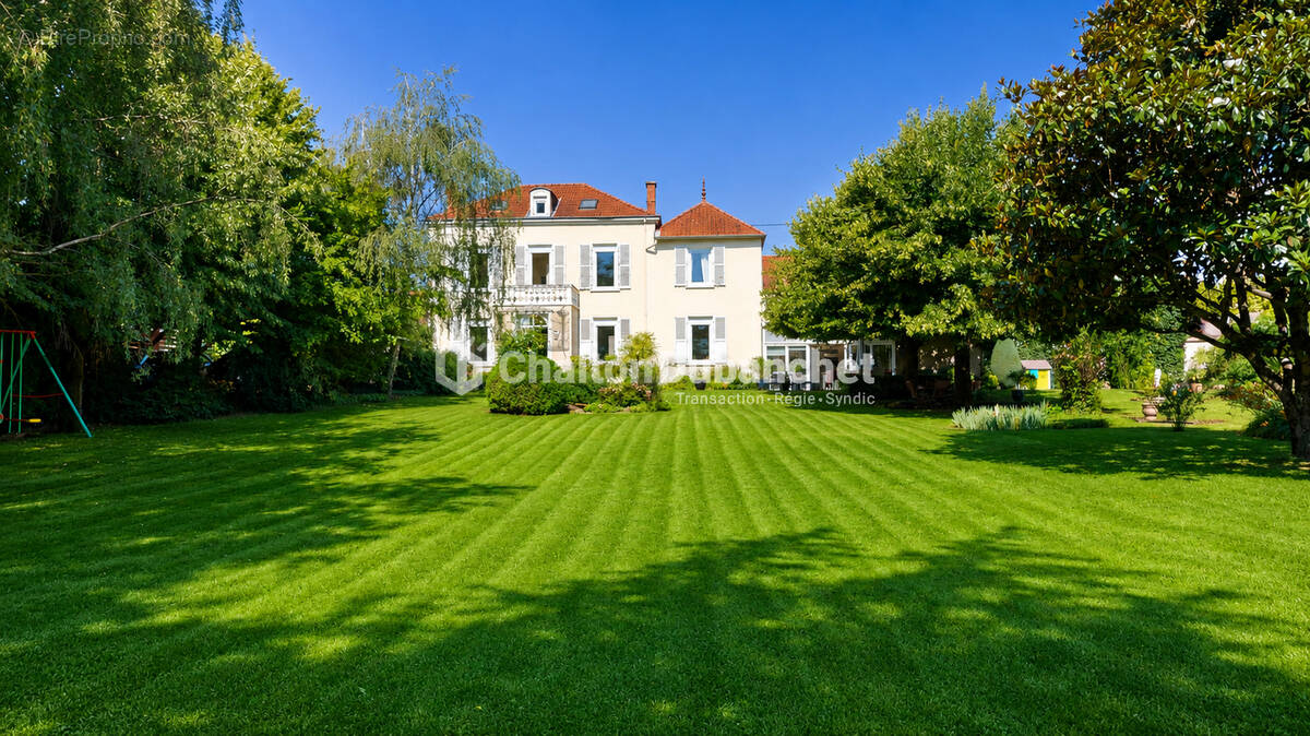 Maison à RIORGES