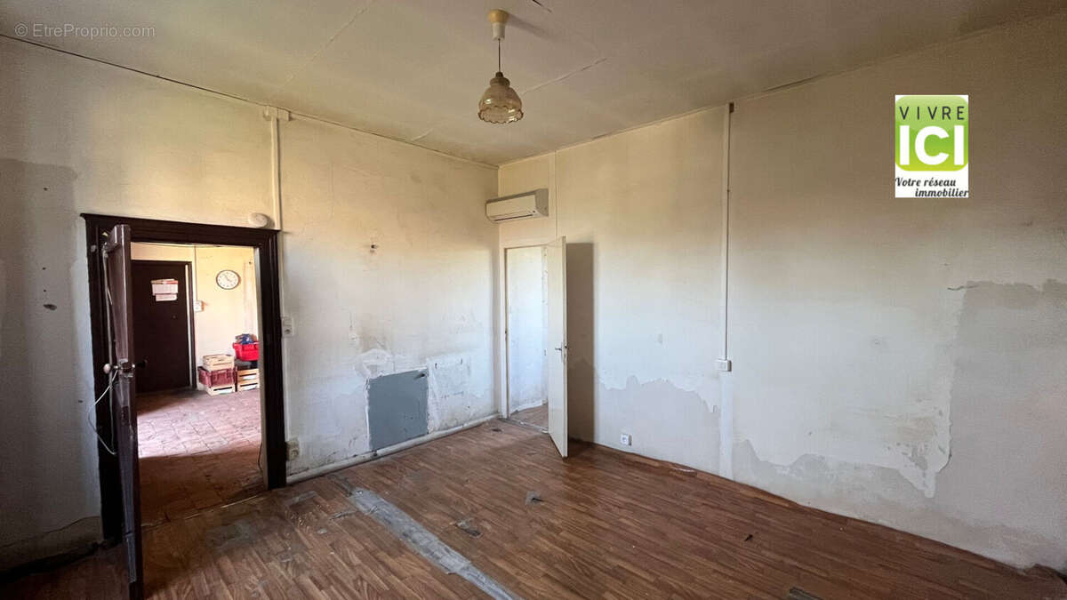 Maison à LA CHAPELLE-BASSE-MER