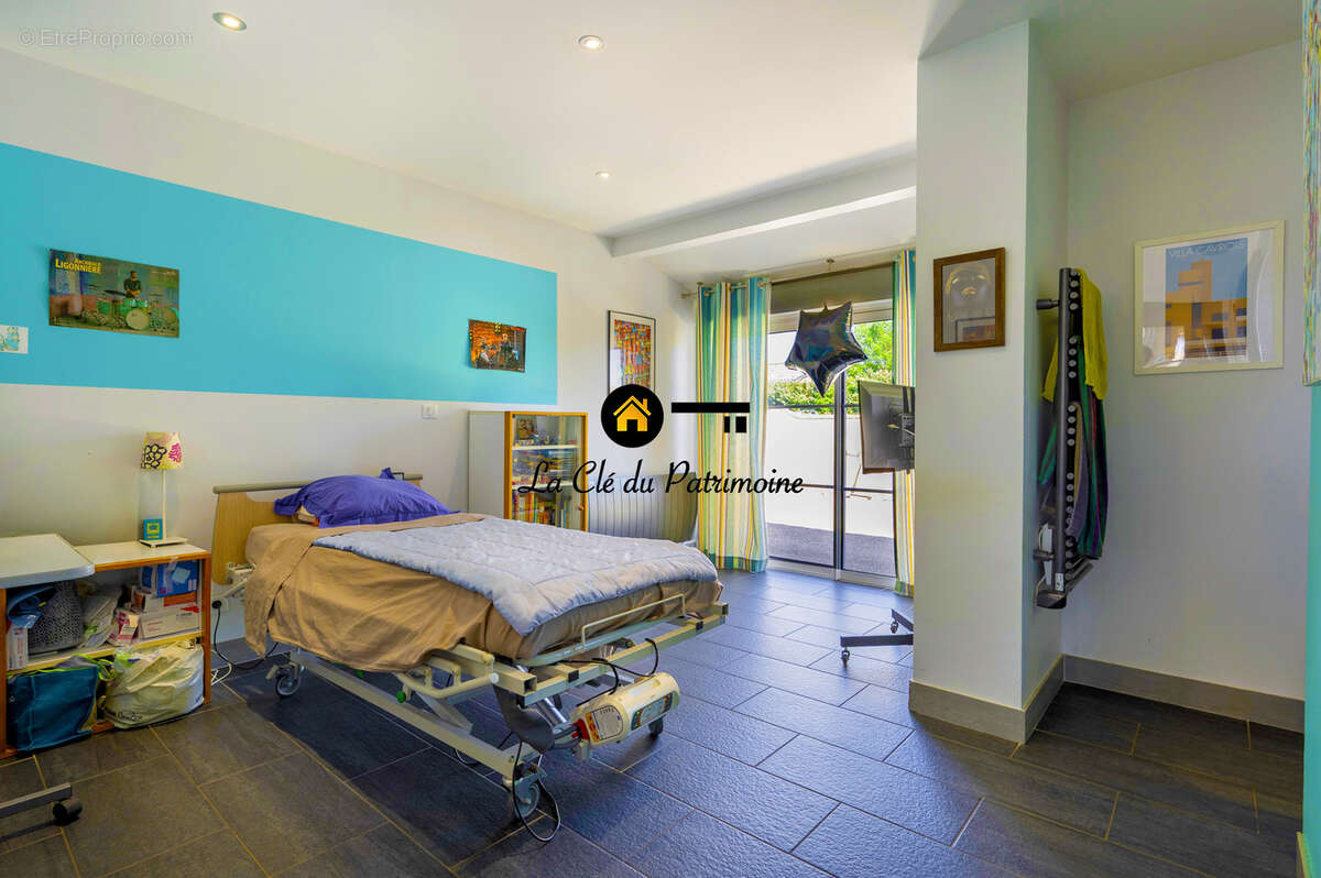 Maison de plain pied 4 pieces - 118 m2 -  piscine -garage- terrain de 857 m2 - st andre de cubzac - photo 12