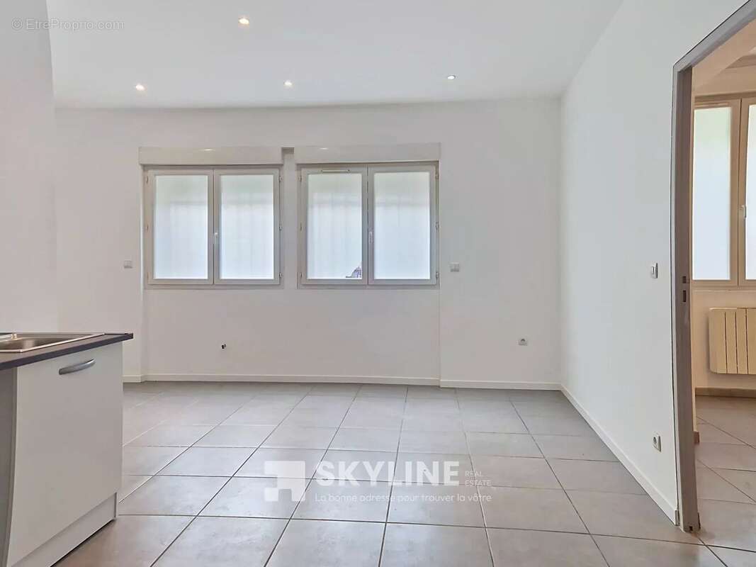 Appartement à MARSEILLE-4E