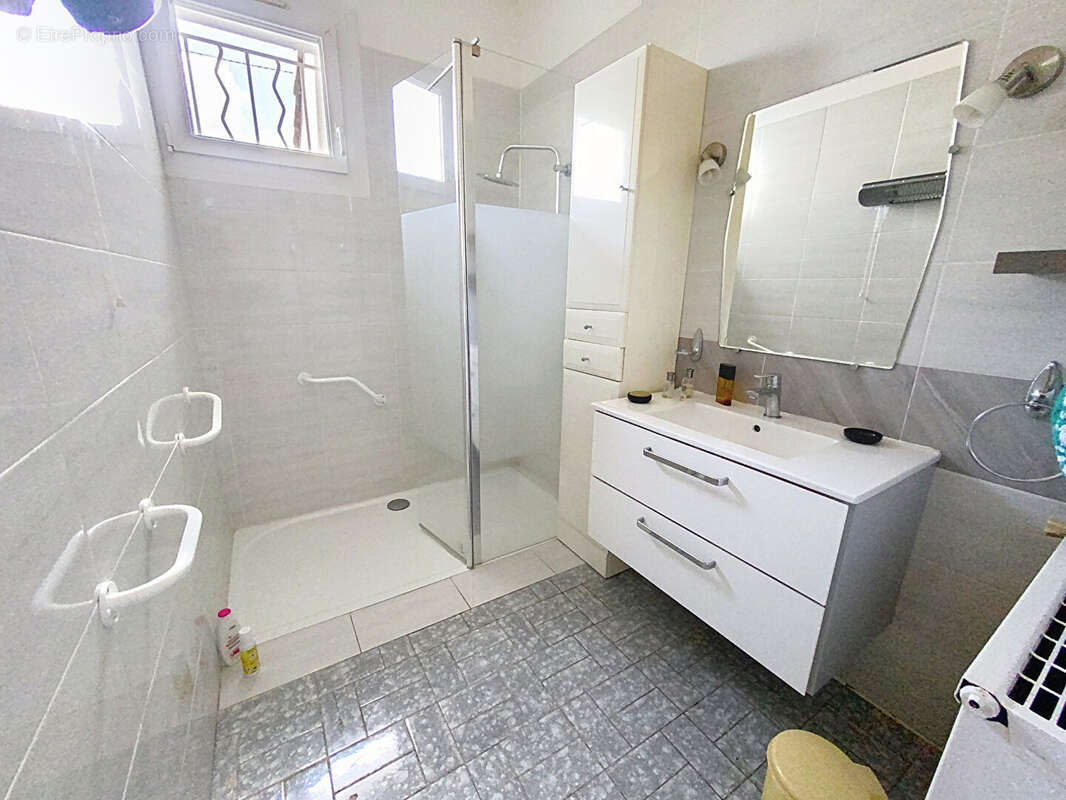 Avec studio indépendant de 17 m2 sur une parcelle de 688 m2. - photo 9