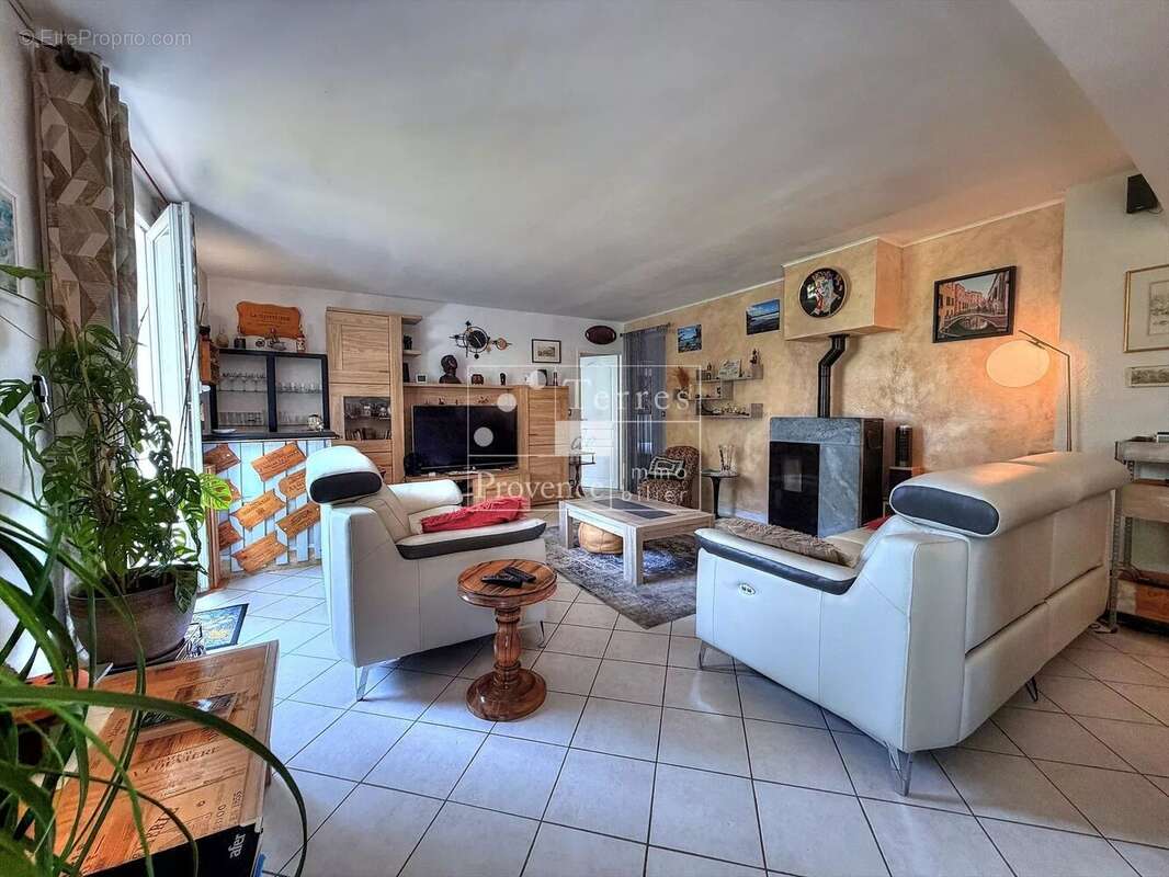 Maison à REGUSSE
