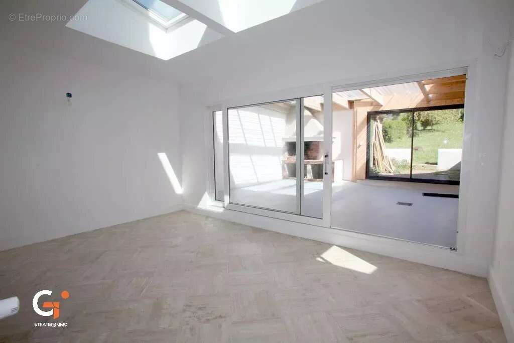 Maison 9 pièces avec jardin et garage - photo 5