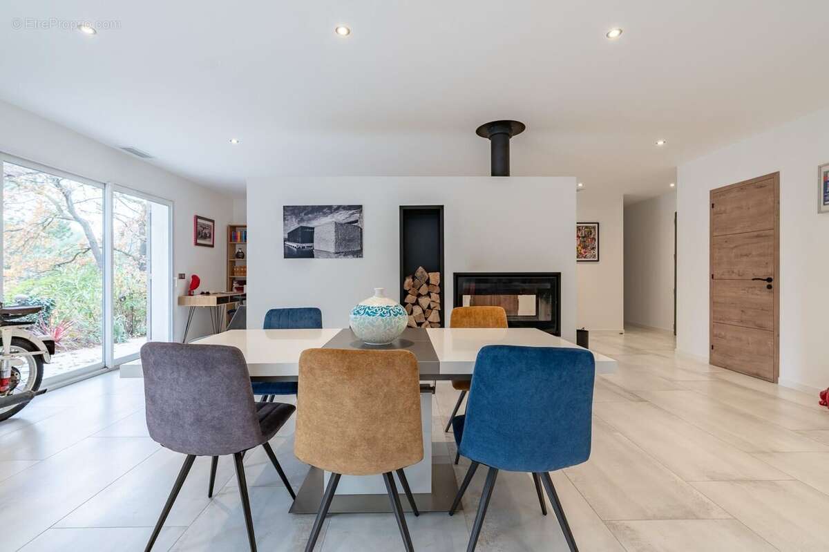 Maison à BOUC-BEL-AIR