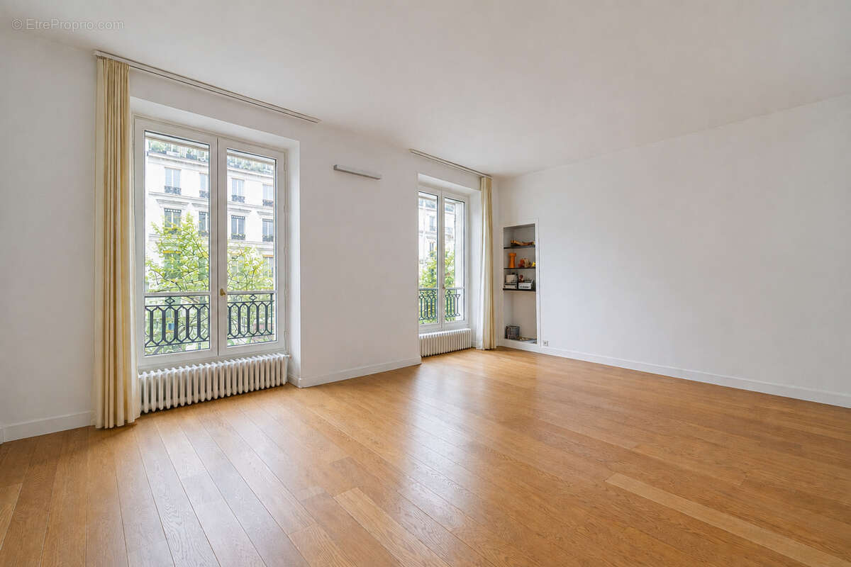 Appartement à PARIS-11E