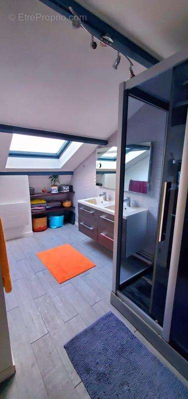 Appartement à NEUILLY-PLAISANCE