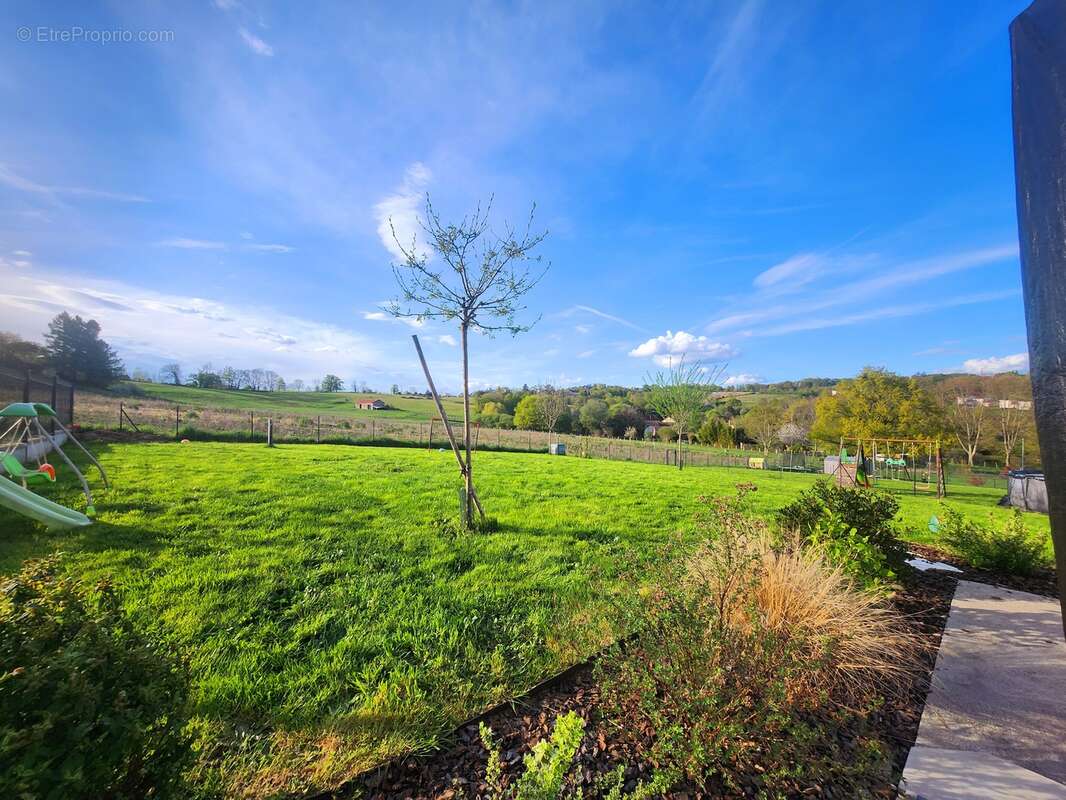 Maison à AIXE-SUR-VIENNE