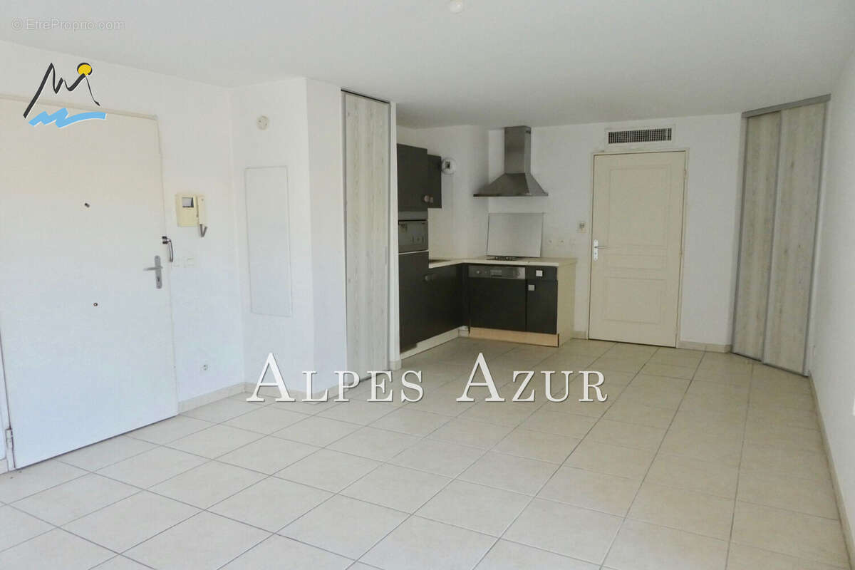 Appartement à MANDELIEU-LA-NAPOULE
