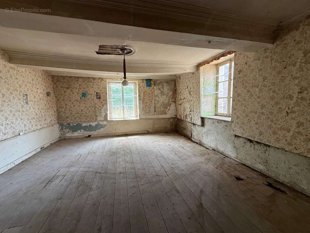 Charmante petite ferme-château entièrement à rénover - photo 24