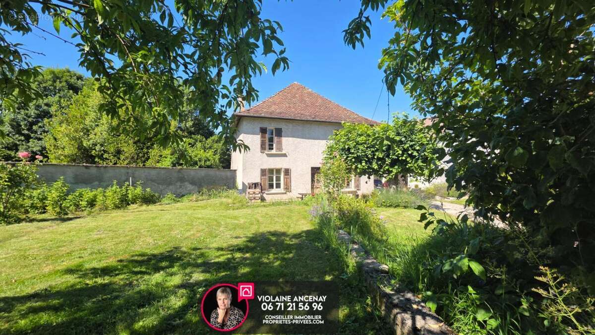Maison Dauphinoise rénovée (2 logements + grange  et tres grand terrain) - photo 2