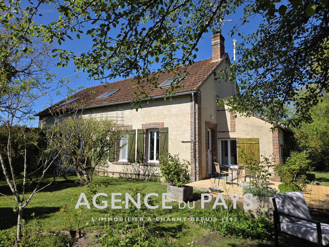 Maison à CHAMPCEVRAIS