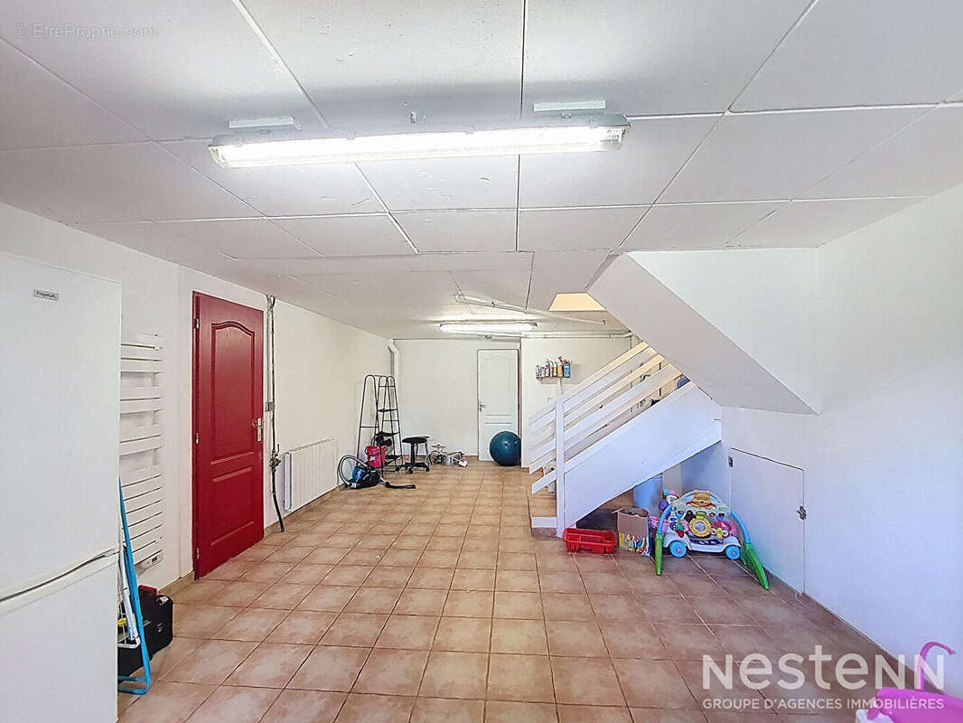 À vendre : Maison contemporaine de 153 m² avec demi-sous-sol à Gondrin, sur terrain de 3500 m² - photo 15