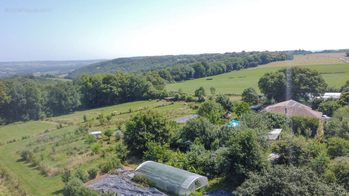 Maison à TERREBASSE