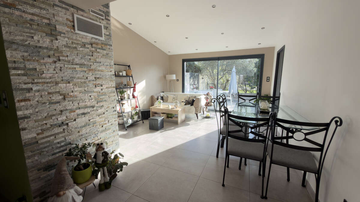 Appartement à CHABEUIL