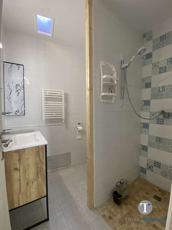 salle d&#039;eau et wc - Maison à LESPARRE-MEDOC