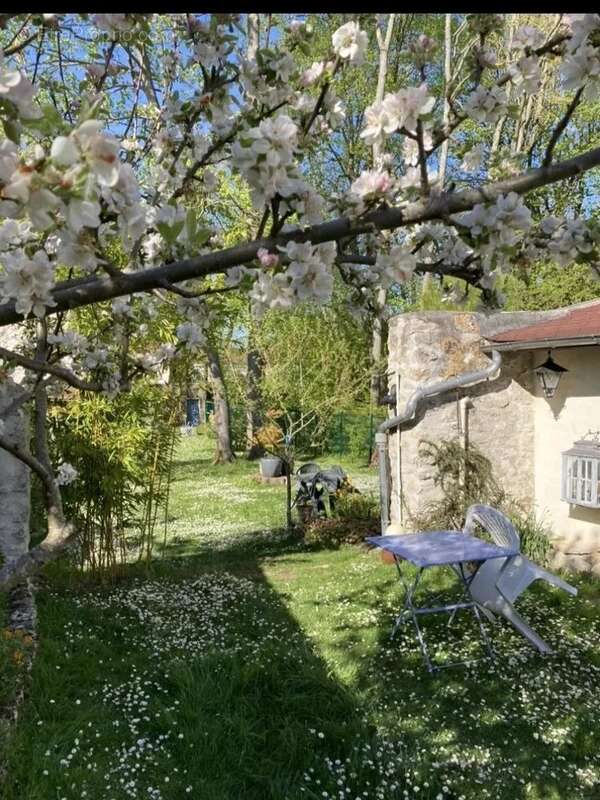 Maison à AVILLY-SAINT-LEONARD