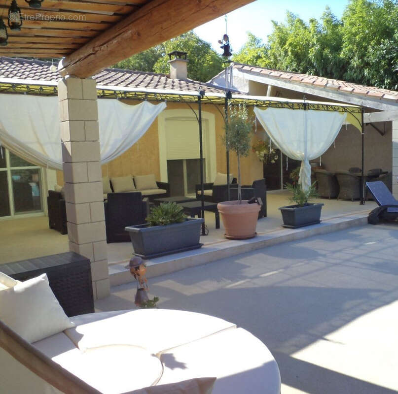 Maison à MOULES-ET-BAUCELS