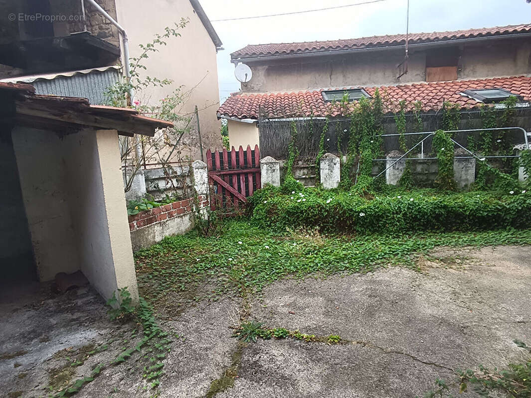 Maison à DECAZEVILLE