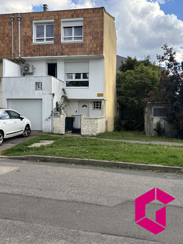 Maison à SAINT-ETIENNE