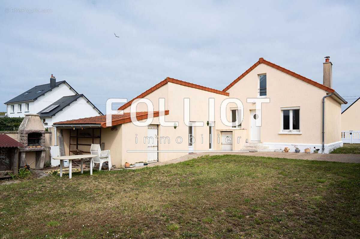 Maison à SURTAINVILLE