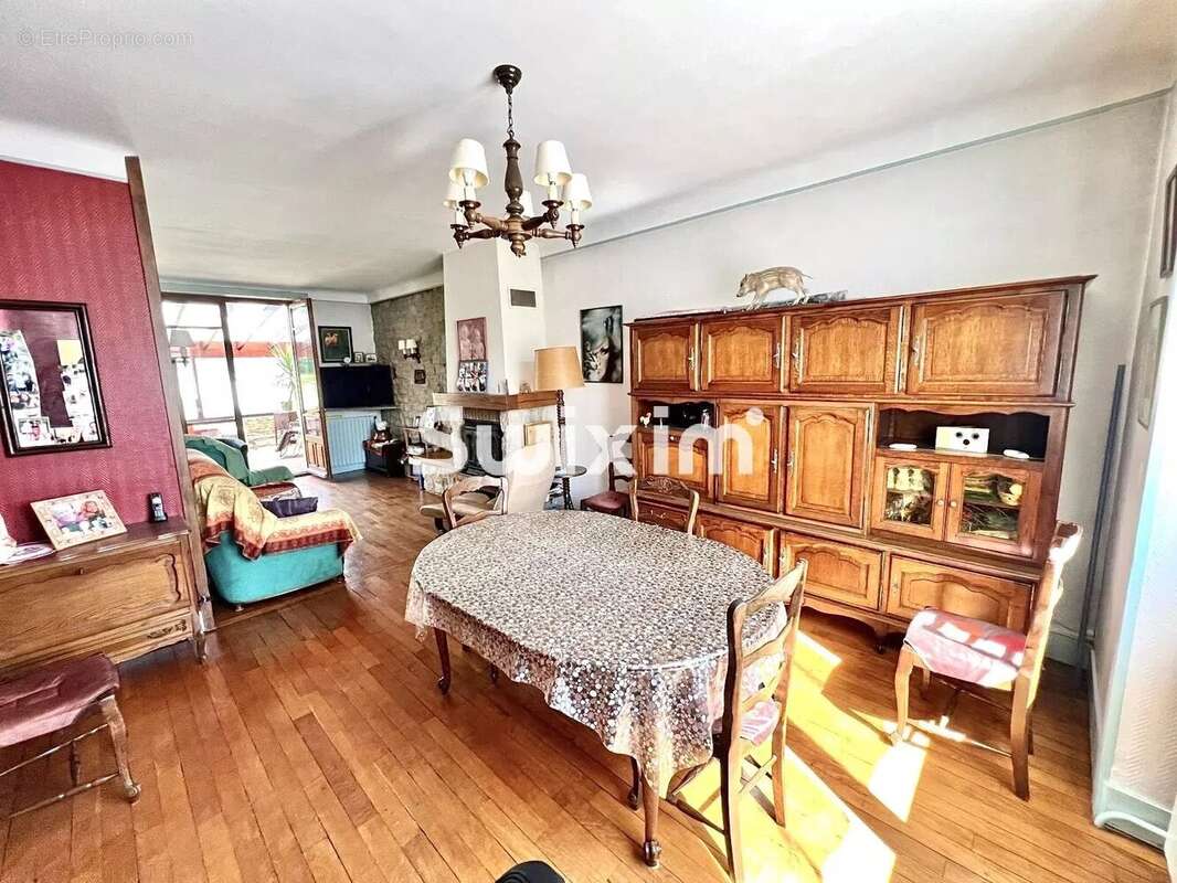 Maison à LONS-LE-SAUNIER