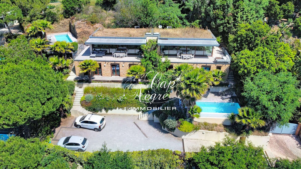 Propriété contemporaine avec magnifique vue mer au Rayol - photo 2