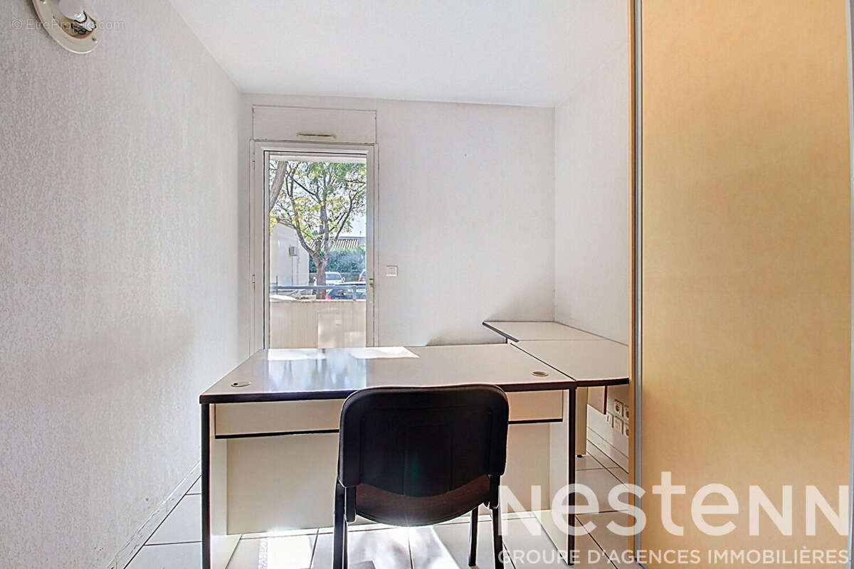 À vendre - locaux professionnels / bureaux 93m² - draguignan centre-ville avec possibilité de changement de destination - photo 8