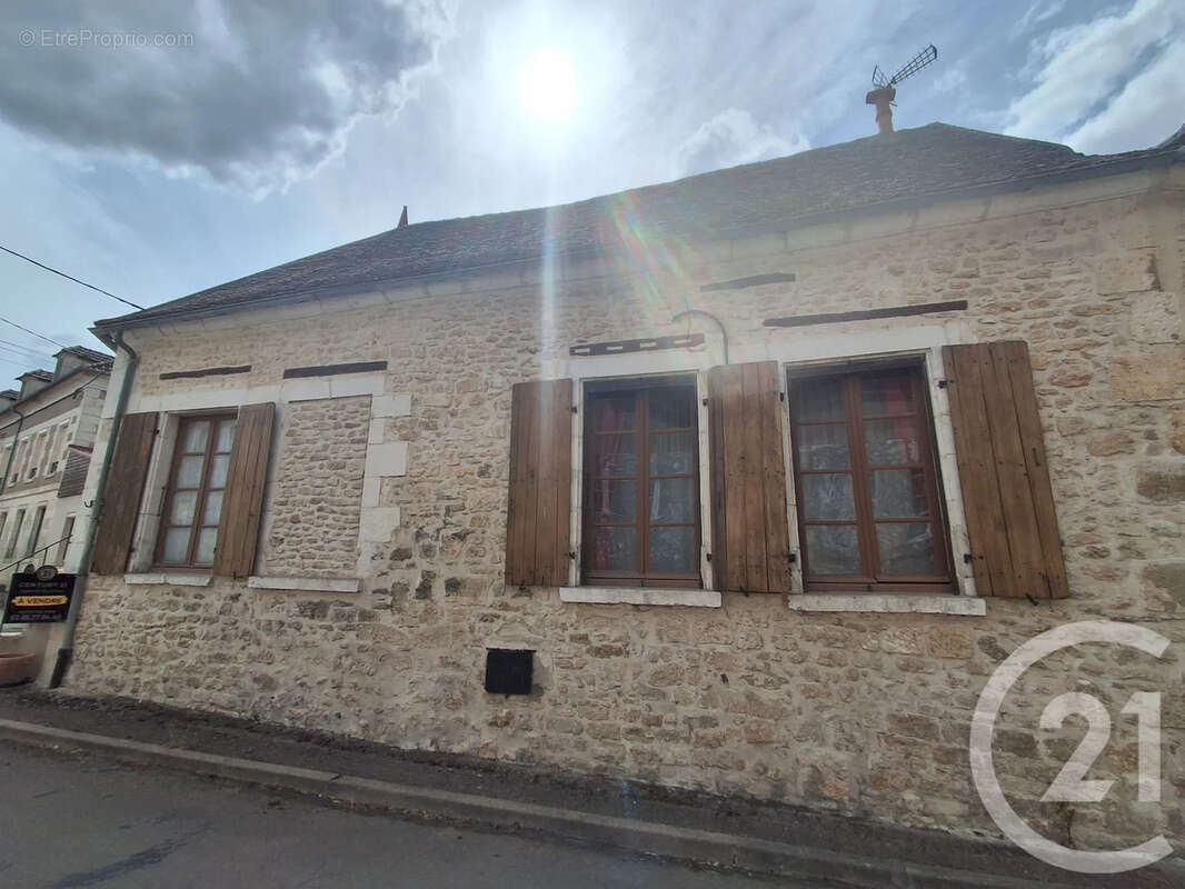 Maison à ETAIS-LA-SAUVIN