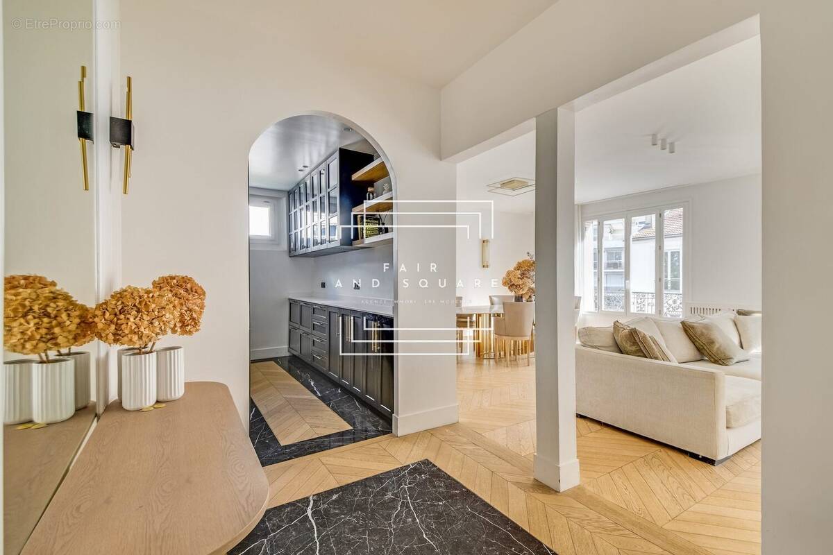 Appartement à NEUILLY-SUR-SEINE