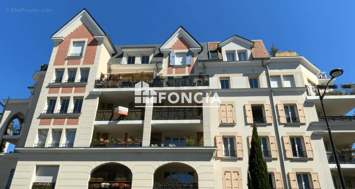 Appartement à LE PLESSIS-ROBINSON
