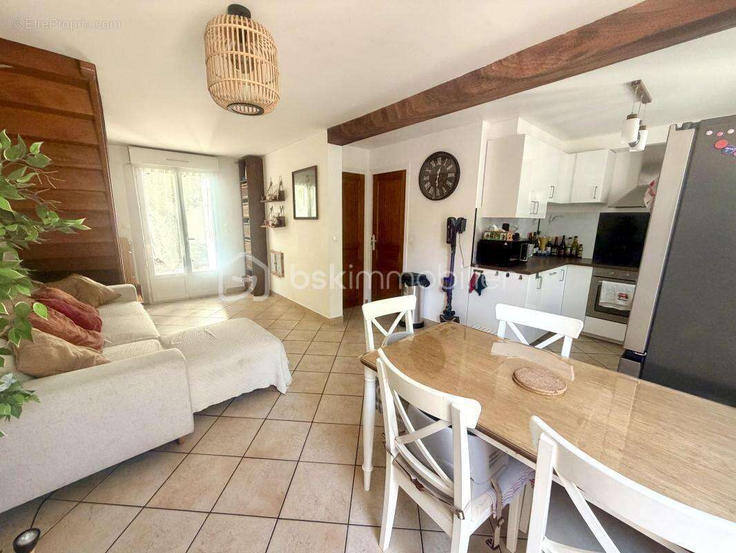 Maison divisée 110m2 – Lot arrière – T4 + T2 en duplex avec dépendance - photo 3