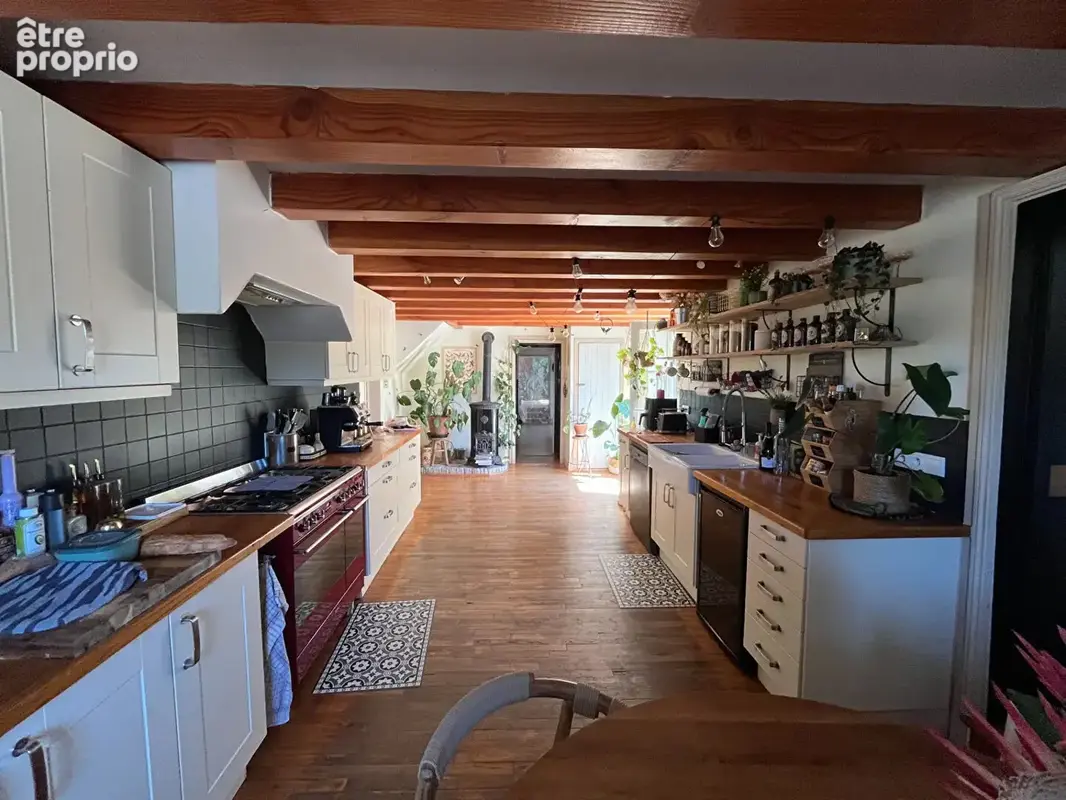 Charmante charentaise rénovée avec 4 chambres, piscine et vue dégagée - photo 7