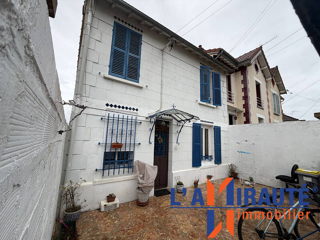 Maison à SARTROUVILLE