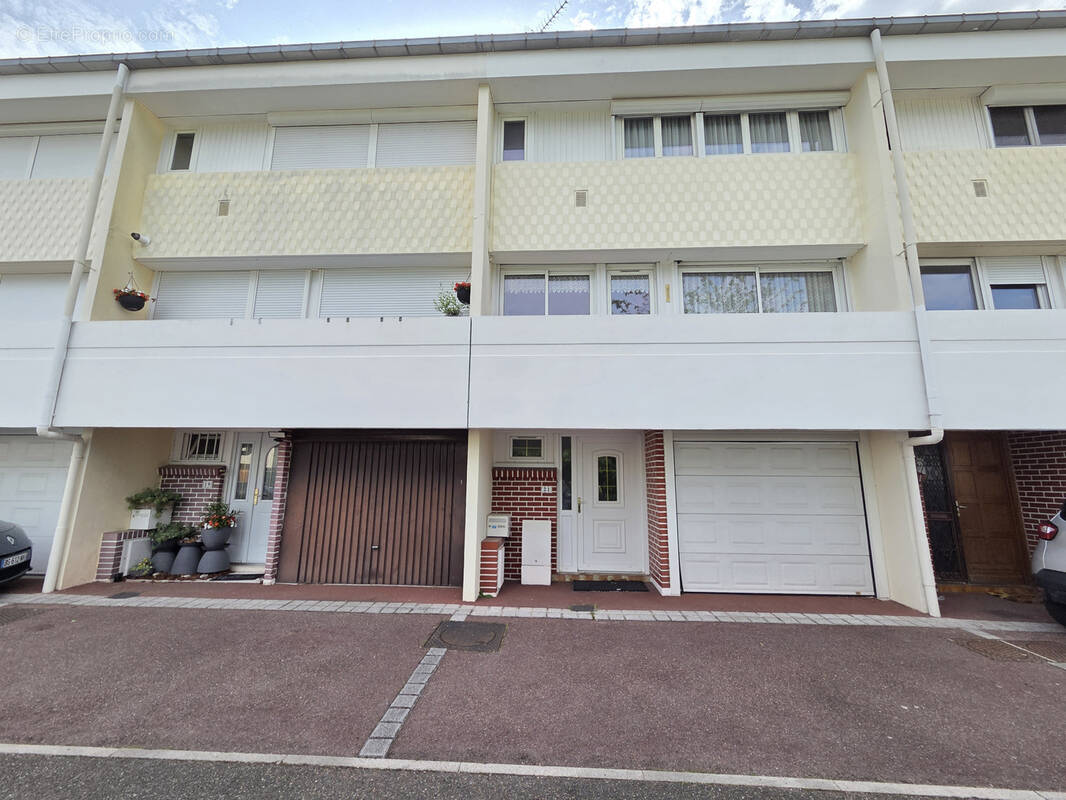 Maison à LOUVRES
