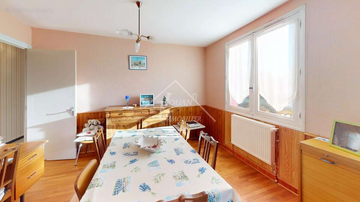 Maison à VARENNES-SUR-ALLIER