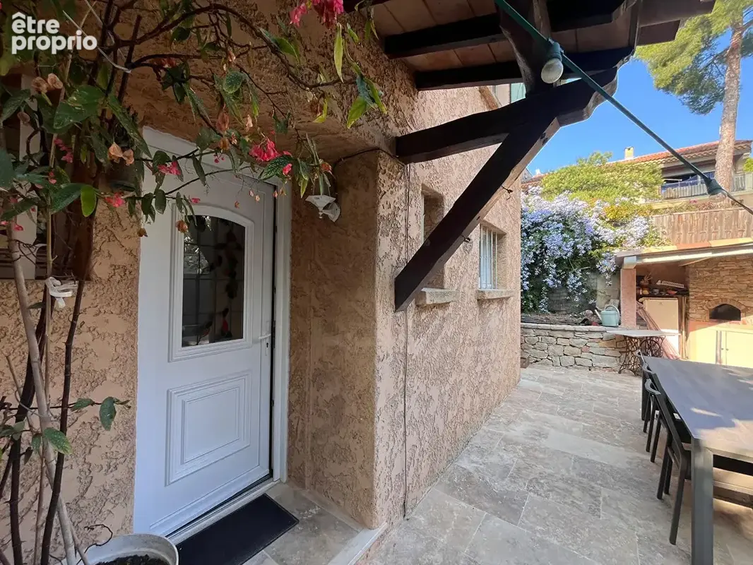 Superbe villa spacieuse , vue mer à La Ciotat - photo 10