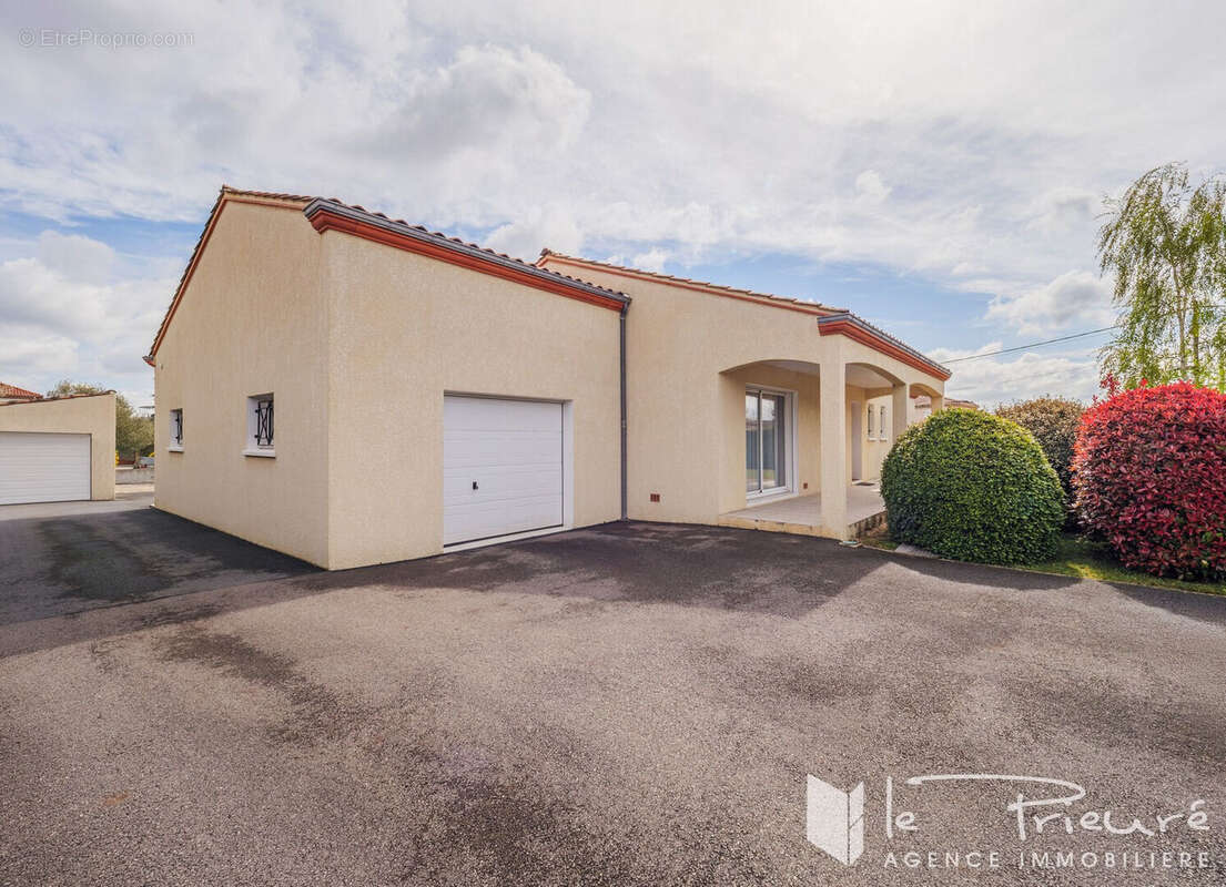 Maison à LESCURE-D'ALBIGEOIS