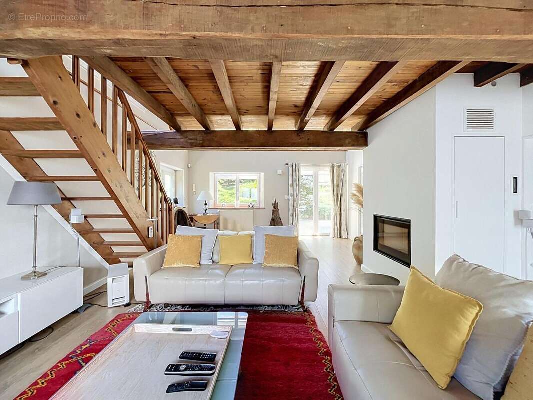 Maison 180 m² à La Bastide-De-Besplas  - photo 2