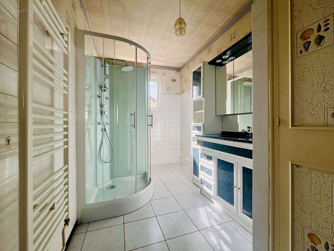 Maison à ROCHE-LEZ-BEAUPRE