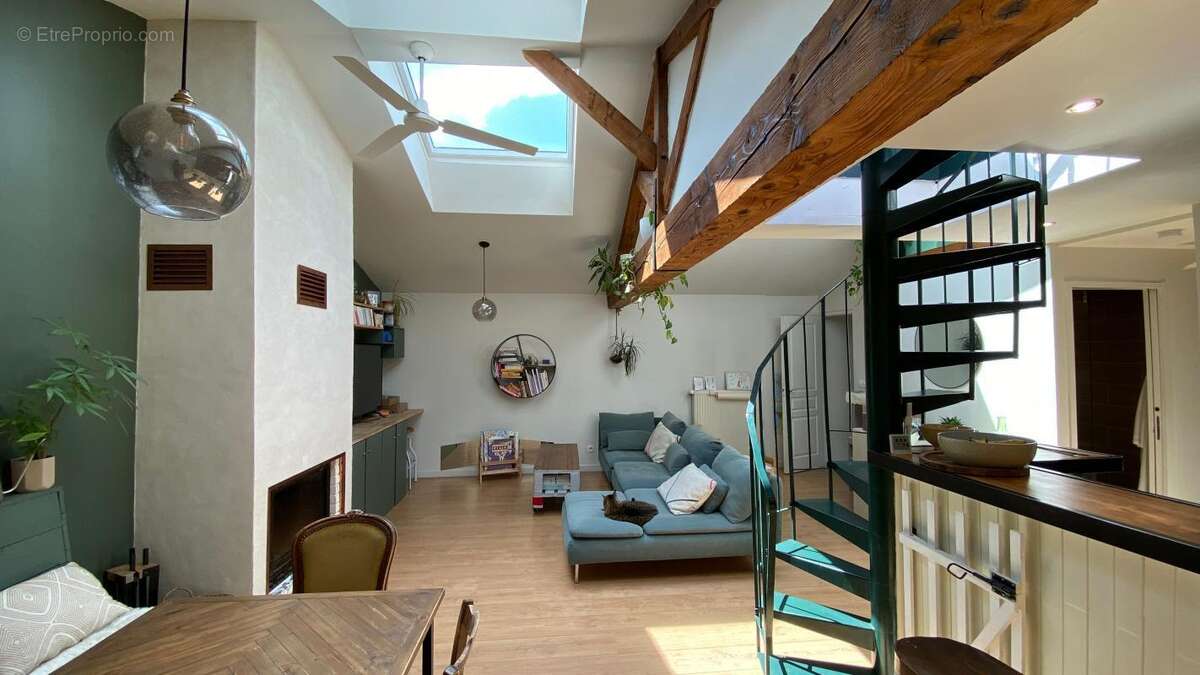 Appartement à FONTAINES-SUR-SAONE