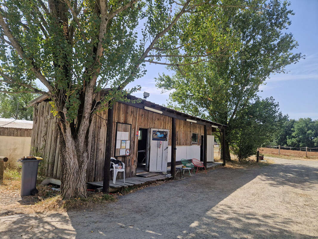 Centre équestre avec maison d'habitation, sur 16Ha - photo 6