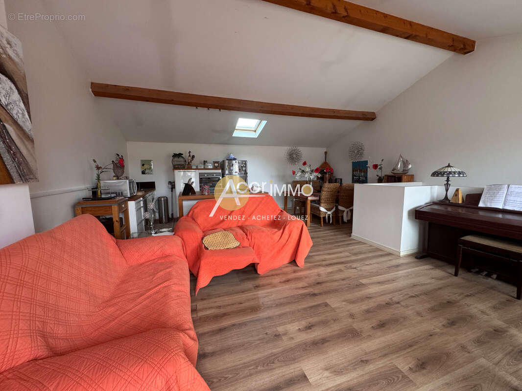Appartement à SIX-FOURS-LES-PLAGES