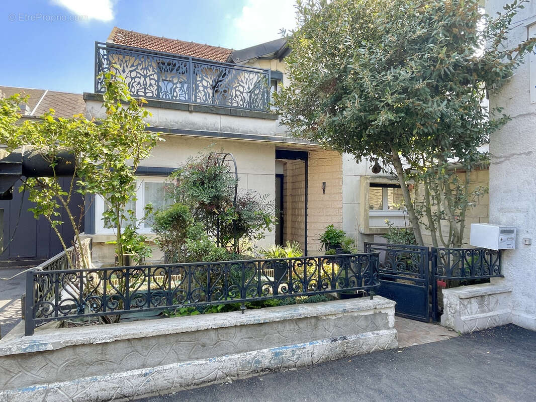 Maison à SAINT-QUENTIN
