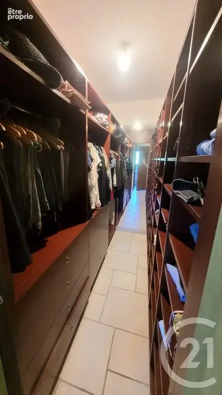 Maison 7 pièces 213 m² à vendre à La Chapelle-Naude (71500) - photo 10