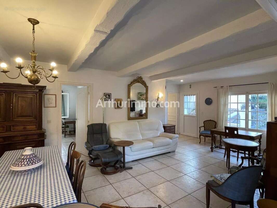 Maison à PLAN-DE-LA-TOUR