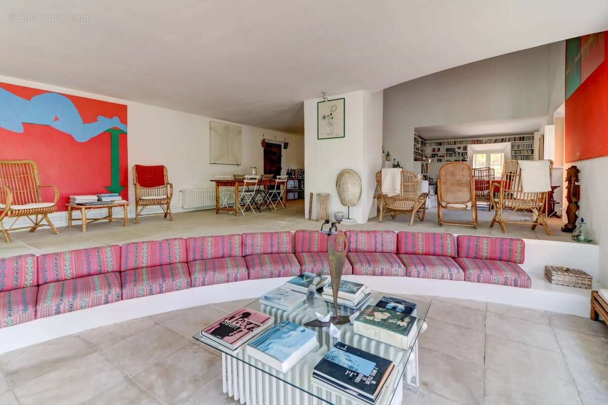 Maison à BAGNOLS-EN-FORET