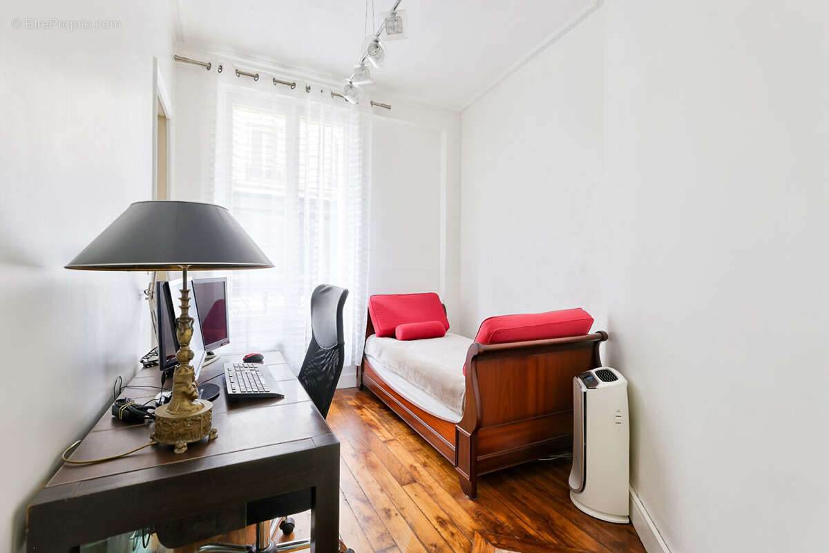 Appartement à PARIS-7E