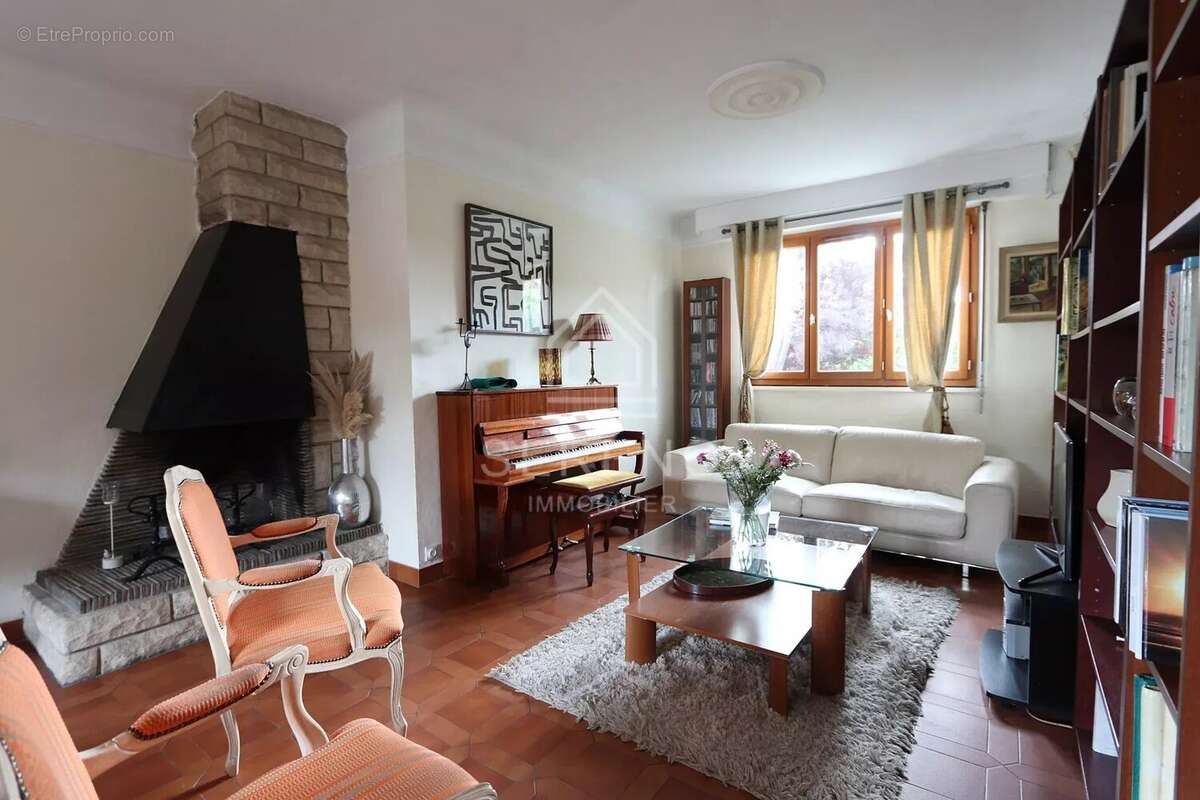 Maison à CHAMPS-SUR-MARNE