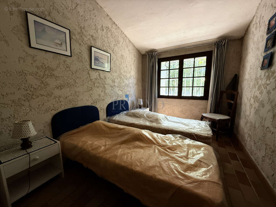 Maison à LES ISSAMBRES