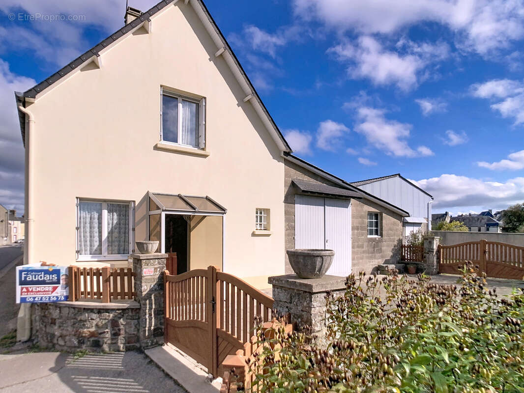 Maison à LA HAYE-DU-PUITS